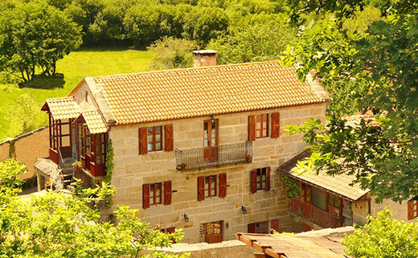 La casa del maestro de A Lama es hoy una vivienda rural.