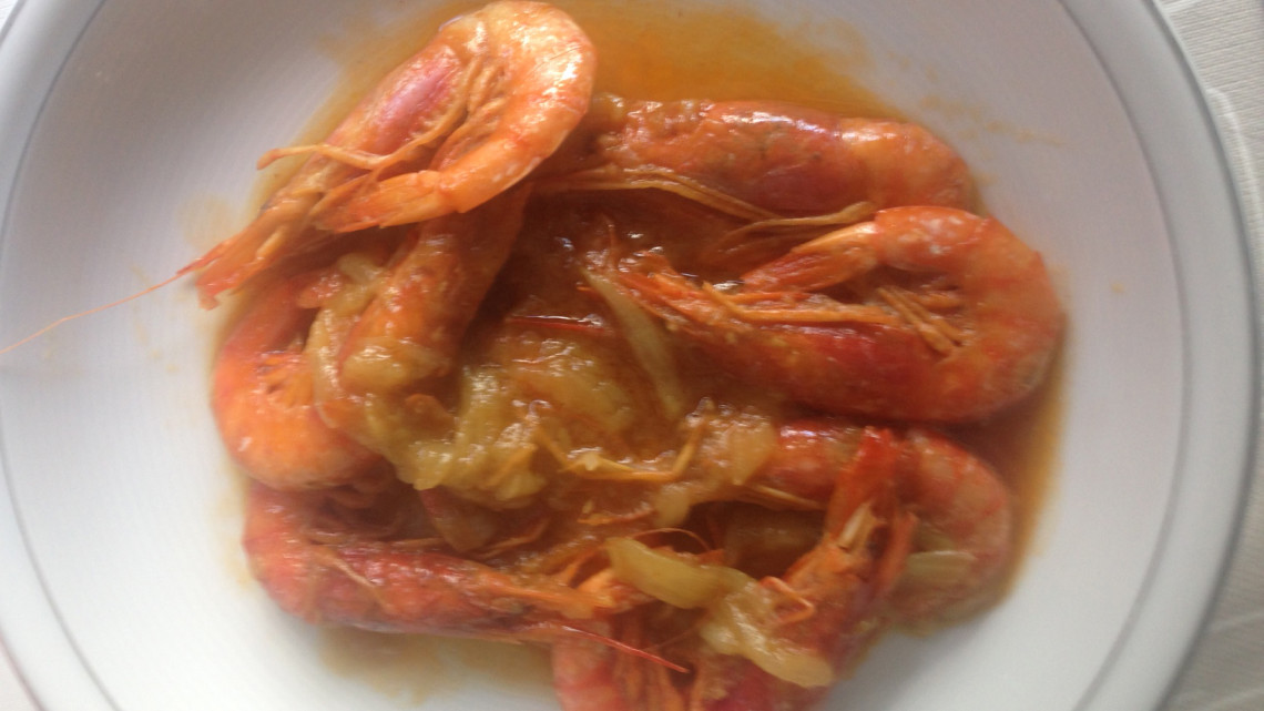 gambas encebolladas