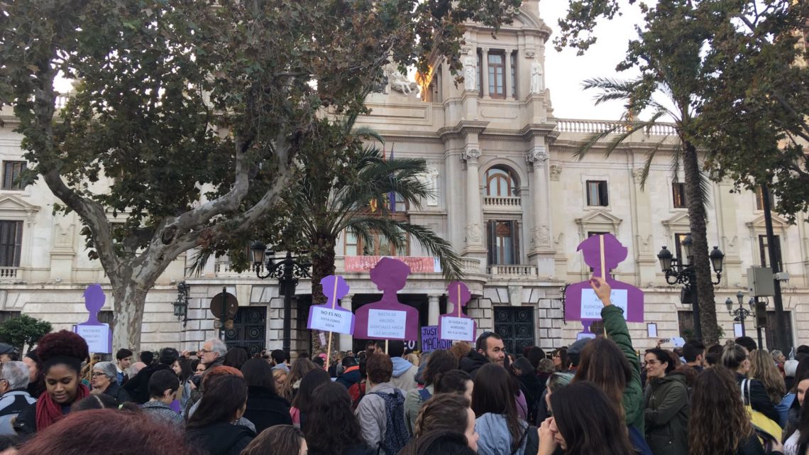 manifestacion-valencia-lamanada-yo-te-creo-nov-2017